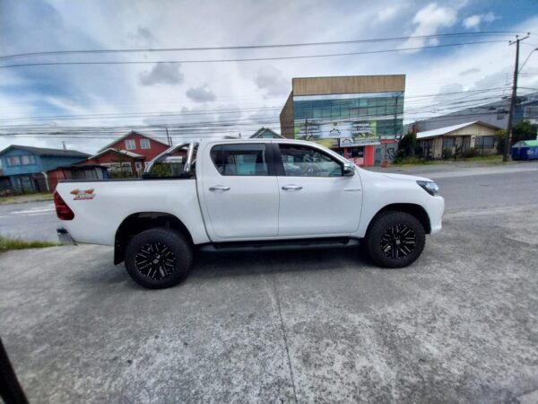 2017 TOYOTA  ALL NEW HILUX D CAB 4X4 2.4 DIESEL - Imagen 7