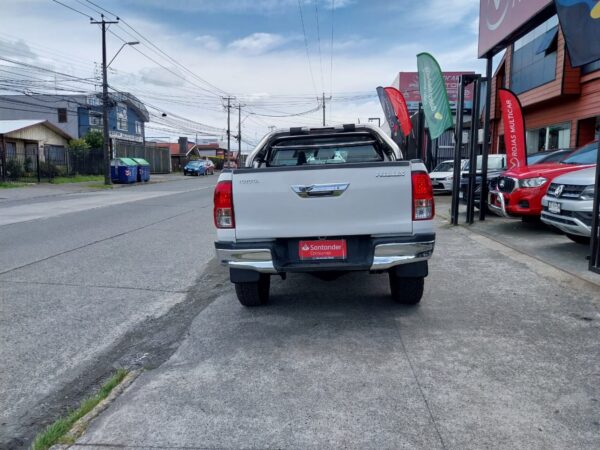 2017 TOYOTA  ALL NEW HILUX D CAB 4X4 2.4 DIESEL - Imagen 9