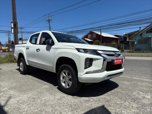 2023 Mitsubishi L200 KATANA CR 2.4 - Imagen 2