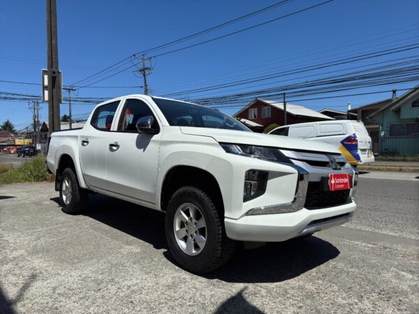 2023 Mitsubishi L200 KATANA CR 2.4 - Imagen 8