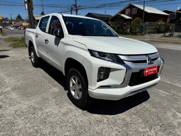 2023 Mitsubishi L200 KATANA CR 2.4 - Imagen 13