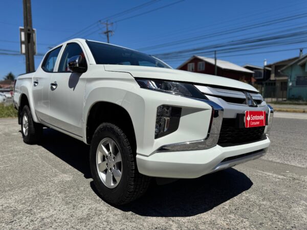 2023 Mitsubishi L200 KATANA CR 2.4 - Imagen 11