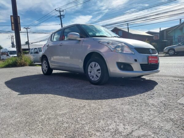 2015 SUZUKI SWIFT GL HB 1.2 - Imagen 2