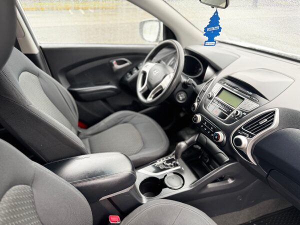 2012 HYUNDAI TUCSON AUT 4X4 2.0 BENCINA - Imagen 11