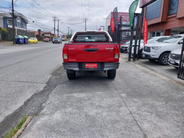 2021 TOYOYA  HILUX D CAB DX 4X4 2.4 - Imagen 11