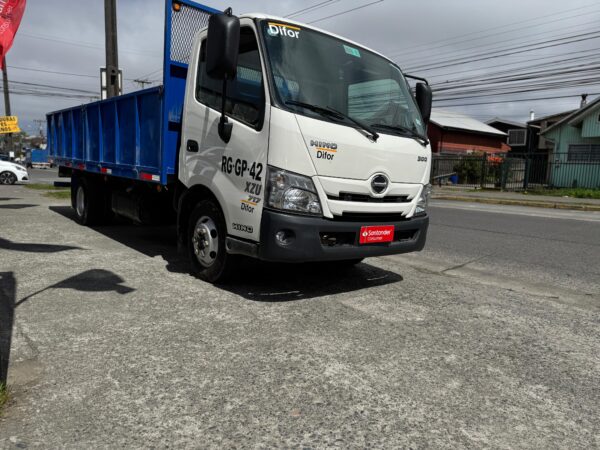 2022 HINO XZU 717 - Imagen 5