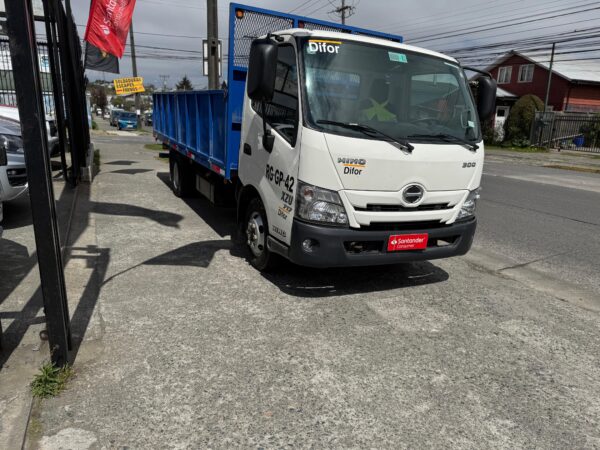 2022 HINO XZU 717 - Imagen 7