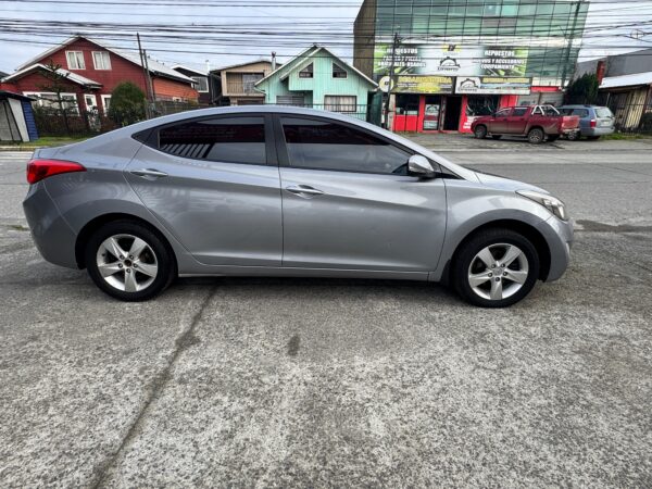 Hyundai ELANTRA GLS 1.8 AT 2014 - Imagen 3