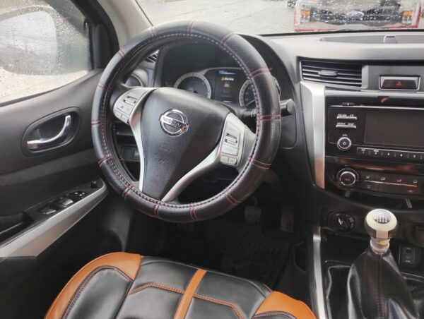 2016 Nissan DIESEL NP300 DCAB XE 4X4 2.3 - Imagen 5