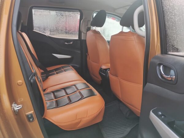 2016 Nissan DIESEL NP300 DCAB XE 4X4 2.3 - Imagen 10