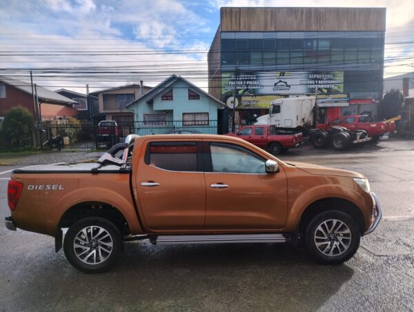 2016 Nissan DIESEL NP300 DCAB XE 4X4 2.3 - Imagen 15