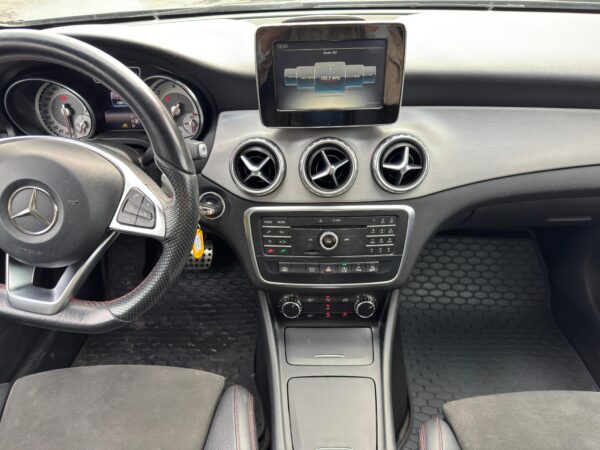 2017 Mercedez-Benz GLA 220 D 4x4 DIESEL - Imagen 6