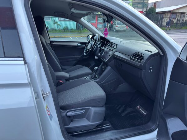 2019 Volkswagen TIGUAN 4X4 2.0 AUT - Imagen 6
