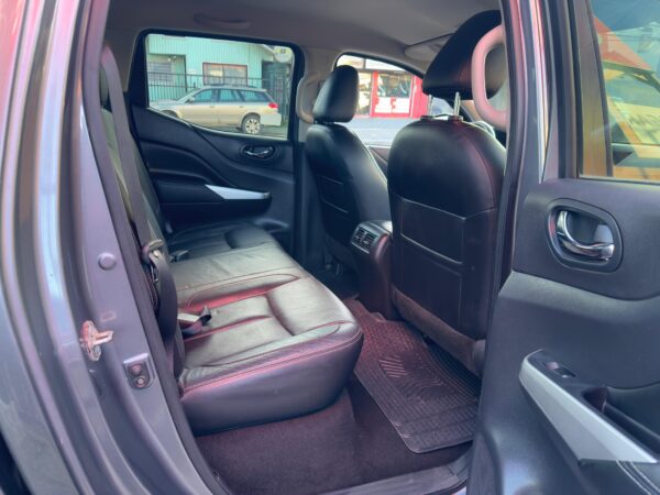 2017 Nissan NP300 D CAB LE 4X4 2.3 AT - Imagen 5