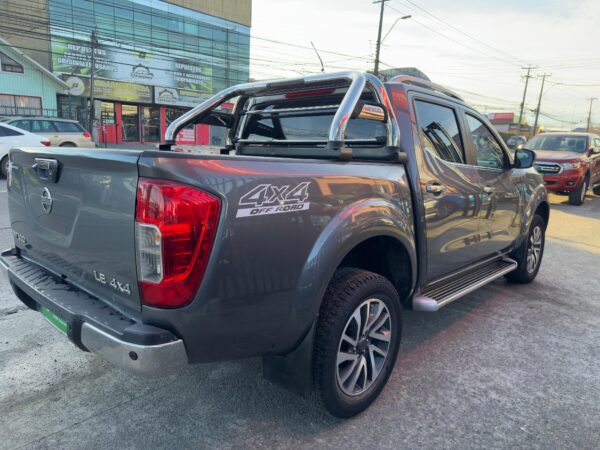 2017 Nissan NP300 D CAB LE 4X4 2.3 AT - Imagen 12
