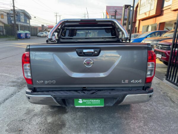 2017 Nissan NP300 D CAB LE 4X4 2.3 AT - Imagen 15