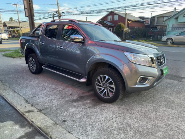 2017 Nissan NP300 D CAB LE 4X4 2.3 AT - Imagen 17