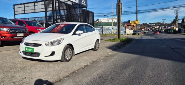 2015 Hyundai ACCENT RB GL 1.6 AUT - Imagen 7