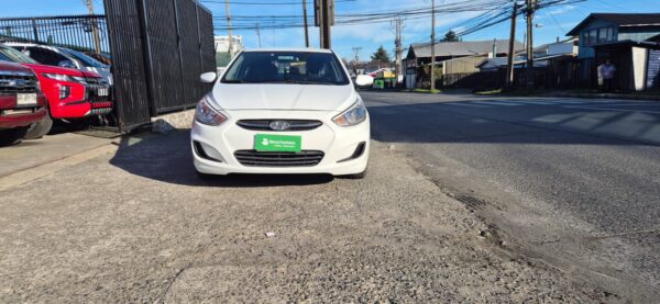 2015 Hyundai ACCENT RB GL 1.6 AUT - Imagen 8