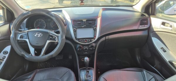 2015 Hyundai ACCENT RB GL 1.6 AUT - Imagen 11