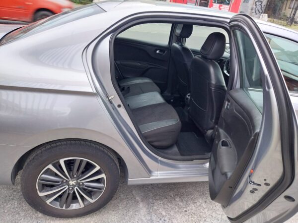 2018 Peugeot 301 ALLURE HDI 1.6 - Imagen 8