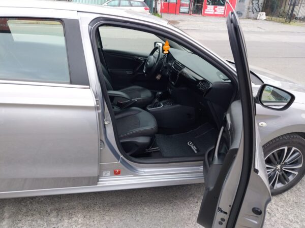 2018 Peugeot 301 ALLURE HDI 1.6 - Imagen 10