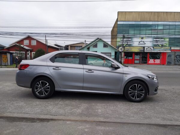2018 Peugeot 301 ALLURE HDI 1.6 - Imagen 12