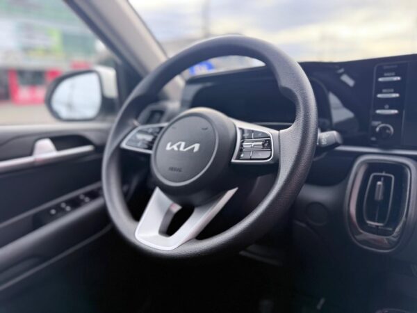 2025 KIA SONET 1.5 MT - Imagen 11