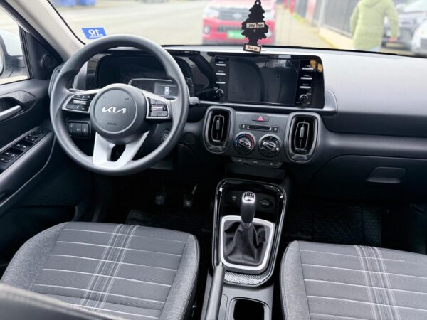 2025 KIA SONET 1.5 MT - Imagen 15