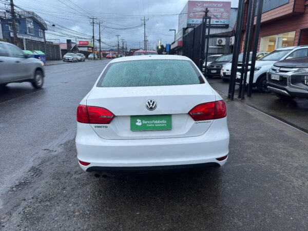 2013 Volkswagen VENTO TRENDLINE 2.0 - Imagen 4