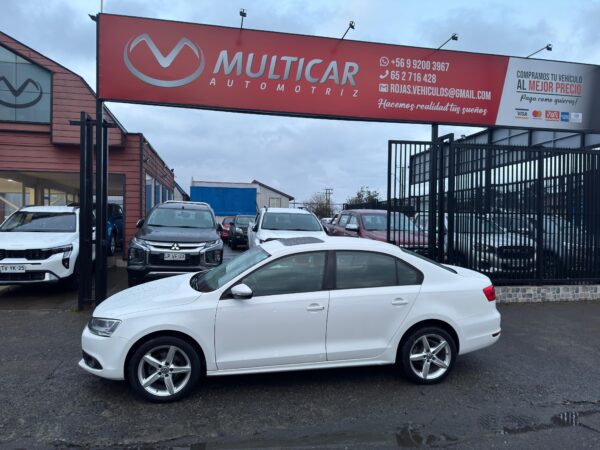 2013 Volkswagen VENTO TRENDLINE 2.0
