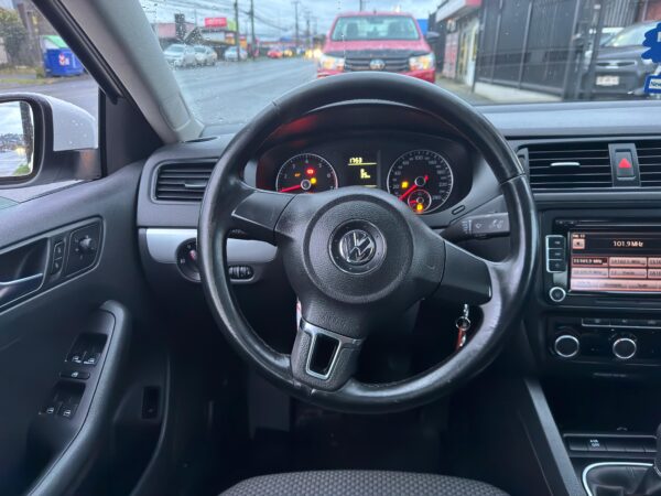 2013 Volkswagen VENTO TRENDLINE 2.0 - Imagen 5