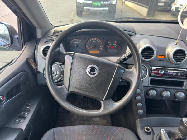 2012 Ssangyong ACTYON SPORT 2.0 - Imagen 11