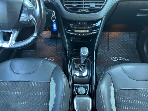 2017 Peugeot  2008 ALLURE 1.2 - Imagen 9