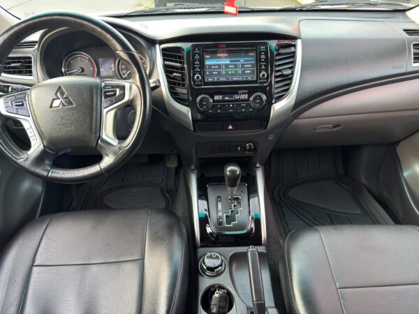 2018 Mitsubishi  L200 DAKAR 4X4 2.4 AUT - Imagen 9