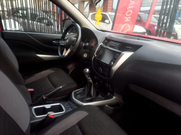 2022 Nissan NAVARA D CAB MT 4X4 2.3 - Imagen 10