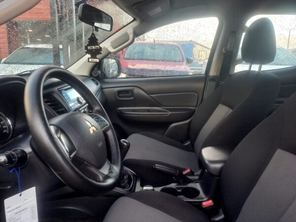 2020 Mitsubishi L200 KATANA CRT 4X4 2.4 - Imagen 6