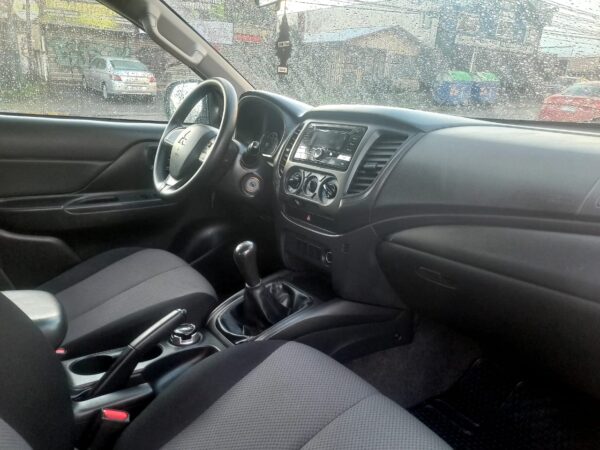 2020 Mitsubishi L200 KATANA CRT 4X4 2.4 - Imagen 11