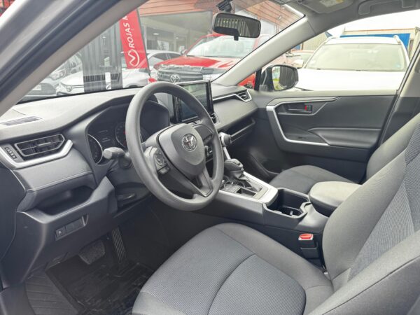 2025 Toyota RAV4 4X2 2.0 AUT - Imagen 13