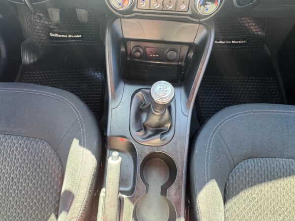 2012 Hyundai TUCSON GL 2.0 - Imagen 8