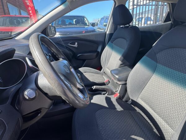 2012 Hyundai TUCSON GL 2.0 - Imagen 11