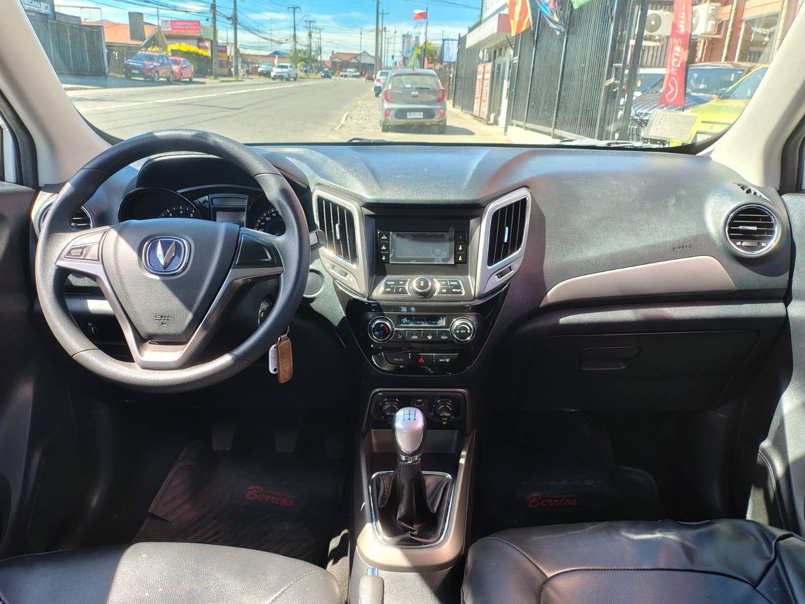 2023 Changan CS15 HATCH BACK 1.5 - Imagen 2