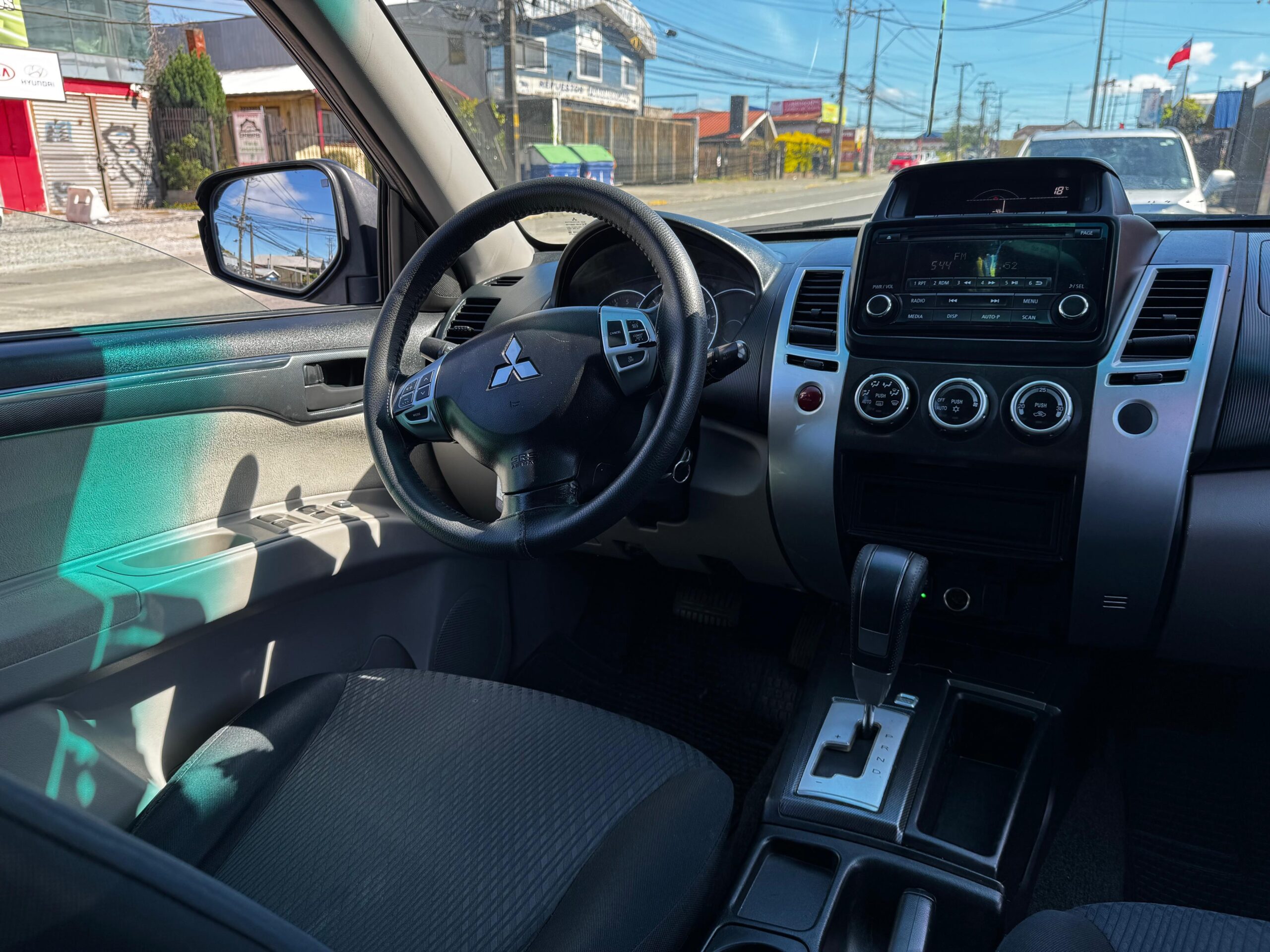 2016 Mitsubishi MONTERO SPORT G2 2.5 AUT - Imagen 6