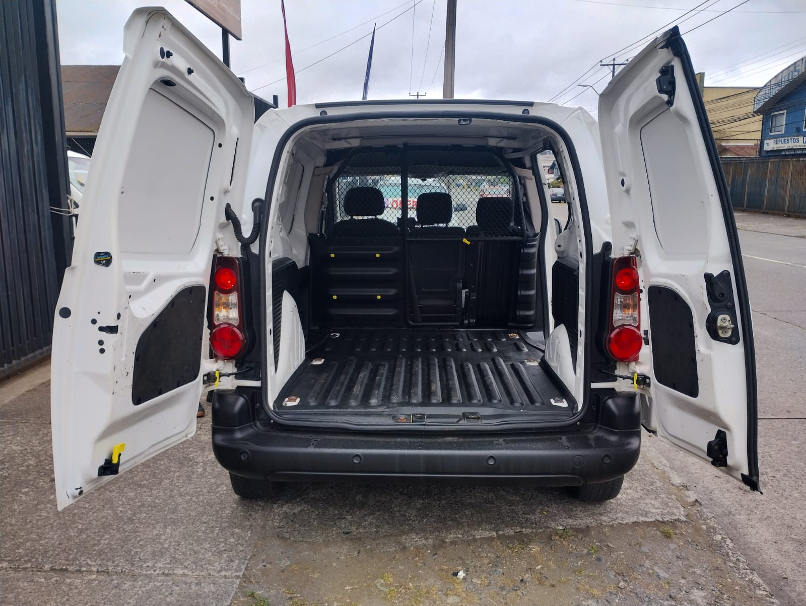 2019 Peugeot PARTNER HDI 1.6 - Imagen 7