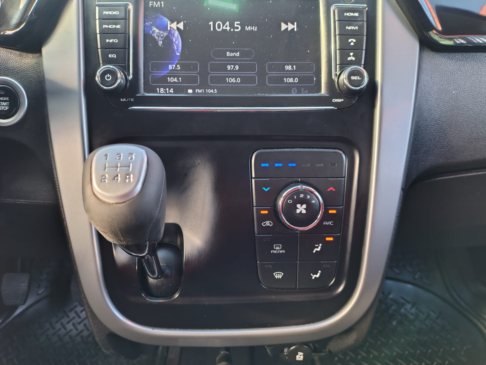 2021 Mahindra KUV100 HB 1.2 - Imagen 5