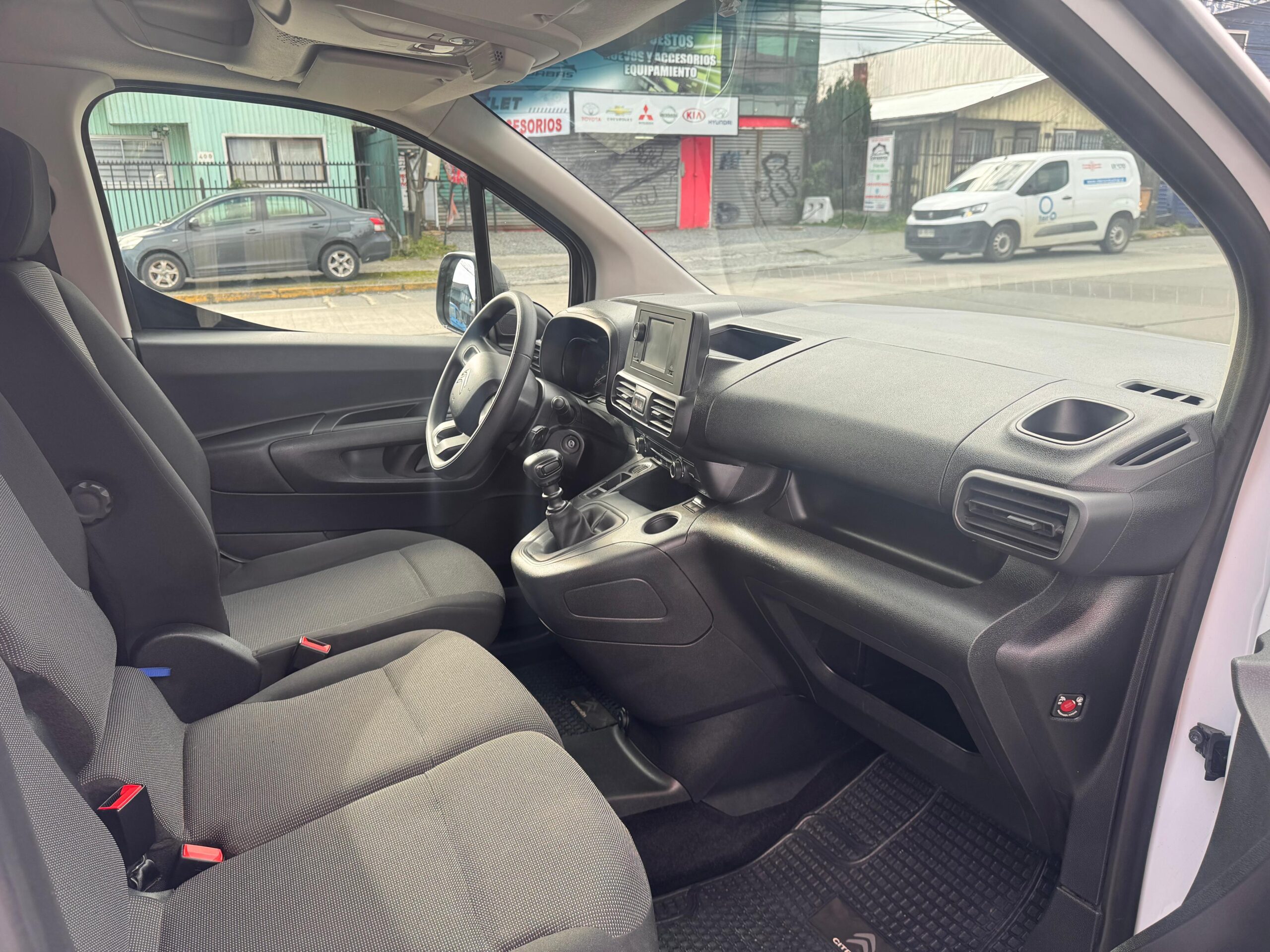 2025 Citröen BERLINGO 1.5 . - Imagen 5