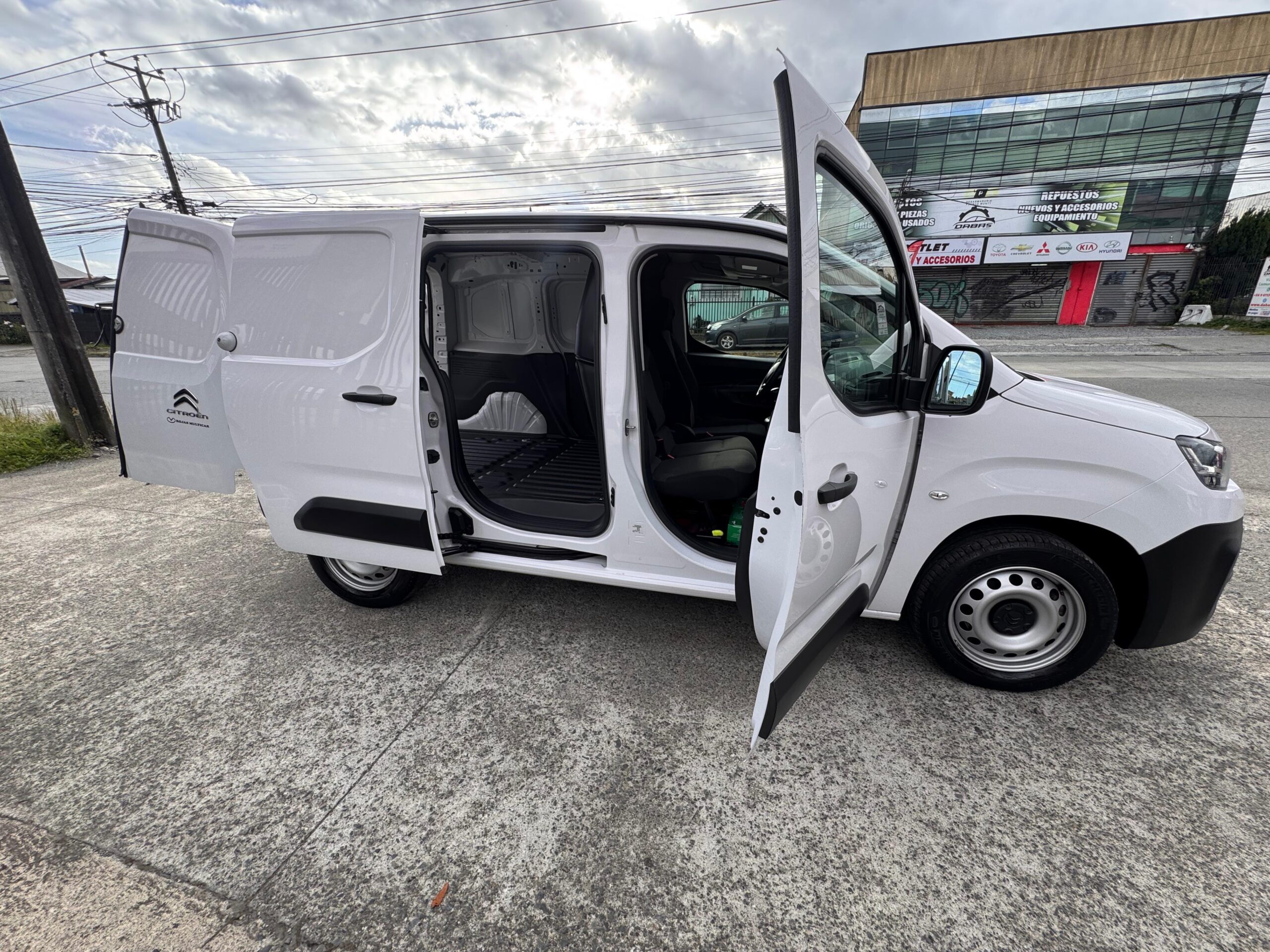 2025 Citröen BERLINGO 1.5 . - Imagen 8