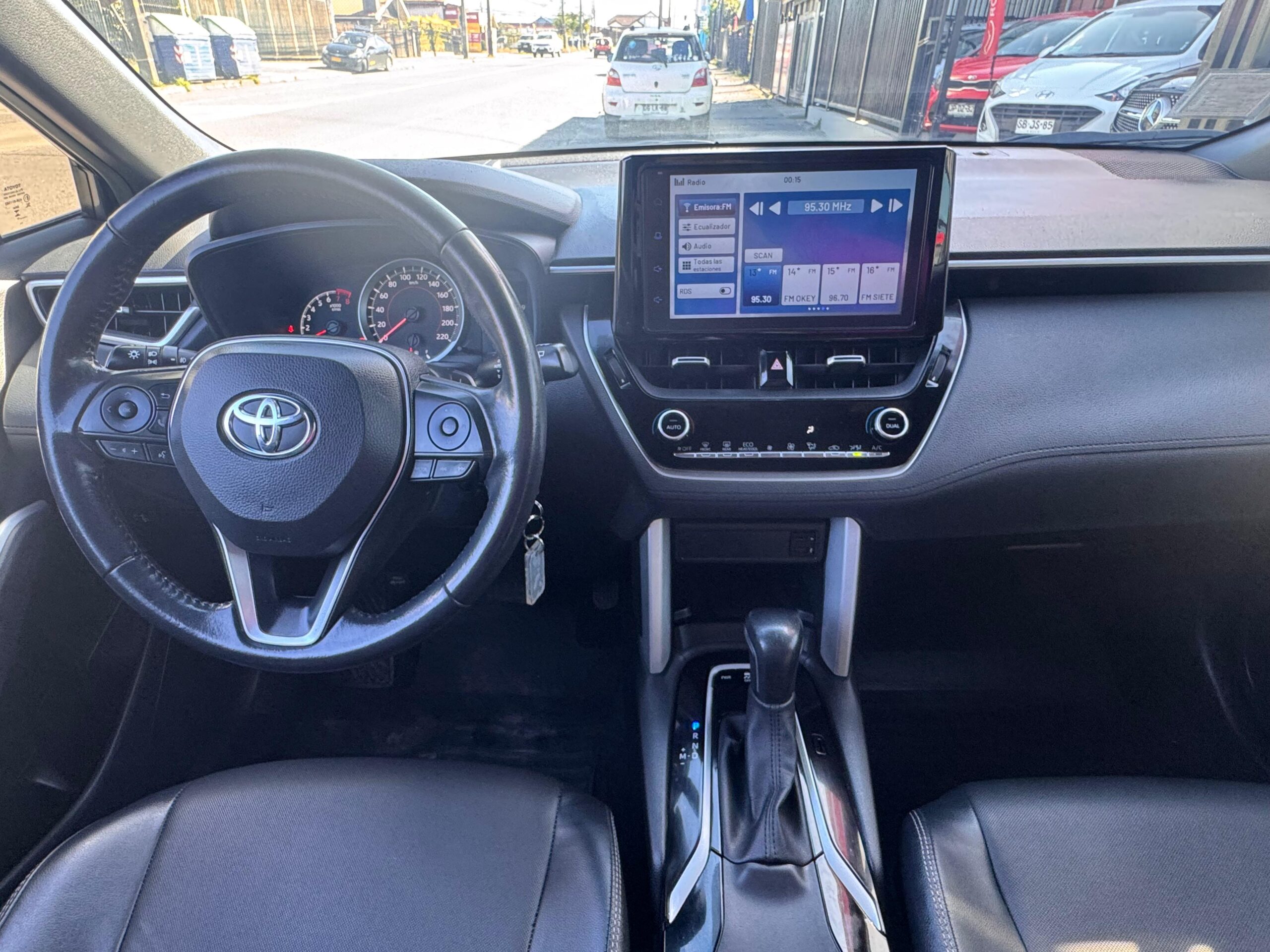 2023 Toyota COROLLA CROSS 4X2 2.0 AUT - Imagen 4