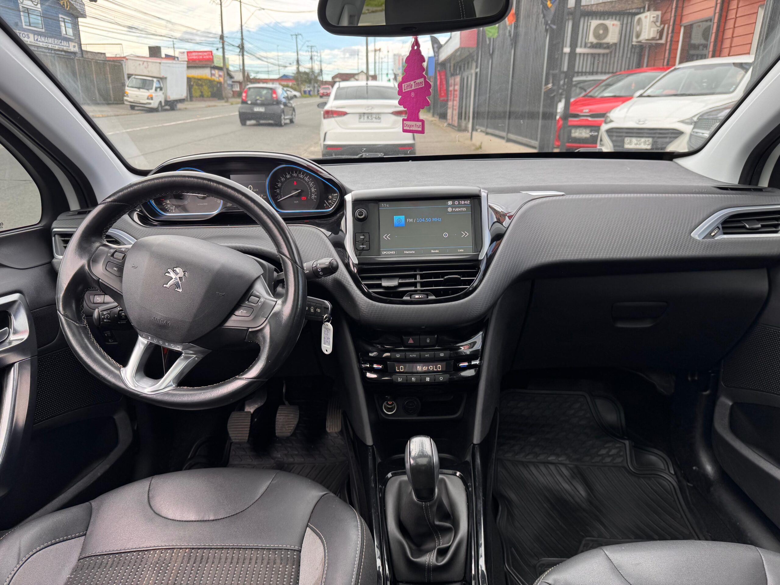 2017 Peugeot 2008 ALLURE BLUEHDI 1.6 - Imagen 5