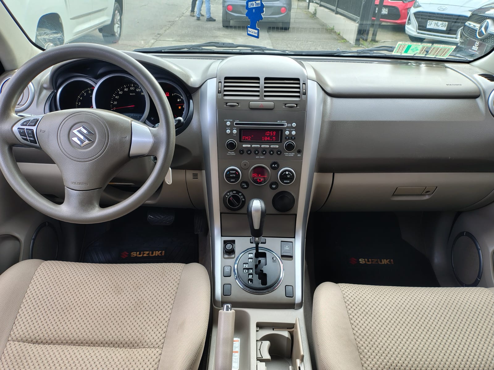 2010 Suzuki GRAND NOMADE GLX SPORT 4X4 2.0 AT - Imagen 4